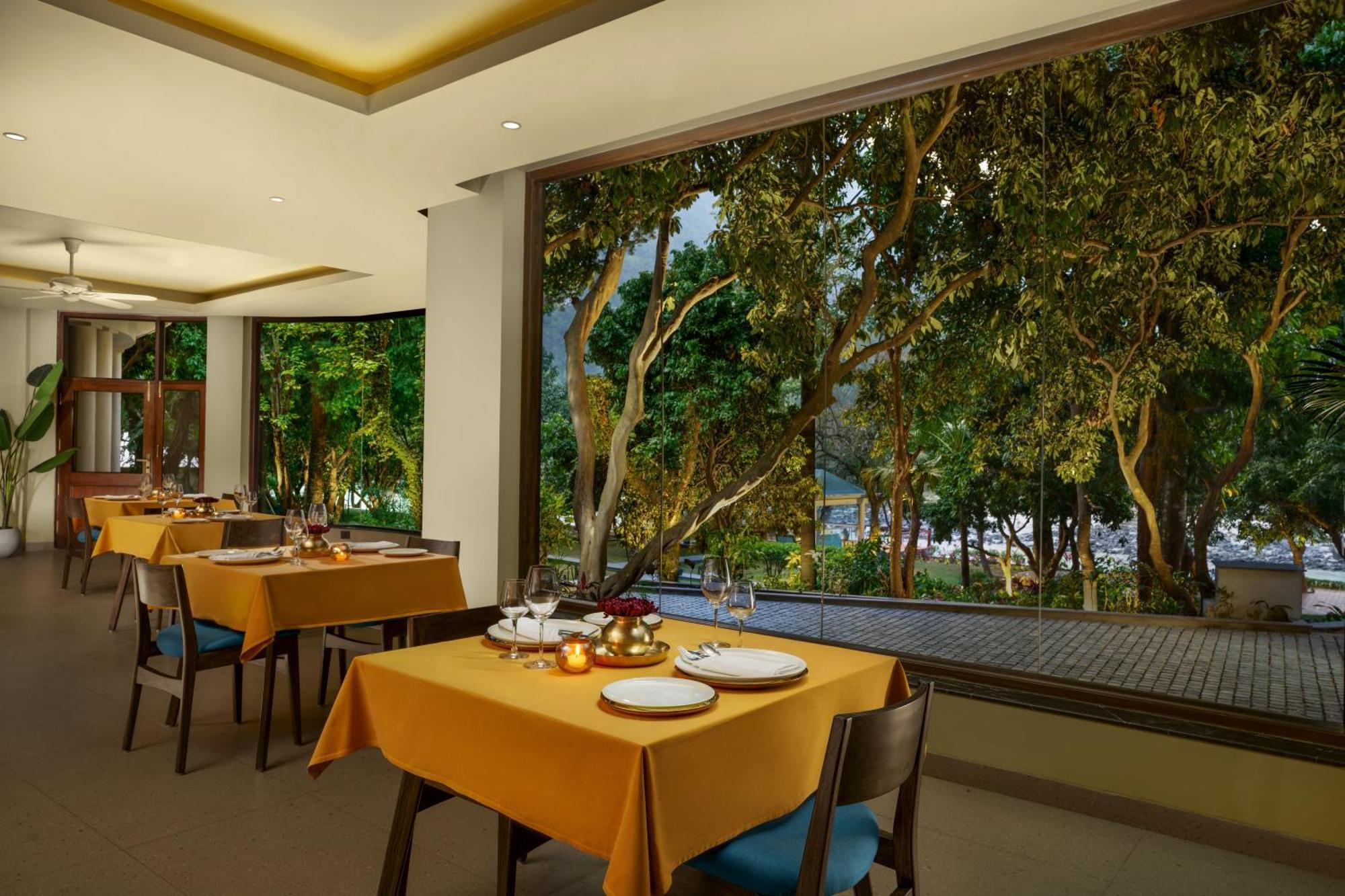 Hotel Anand Kashi By The Ganges Rishikesh - Ihcl Seleqtions Sirasu Exteriér fotografie
