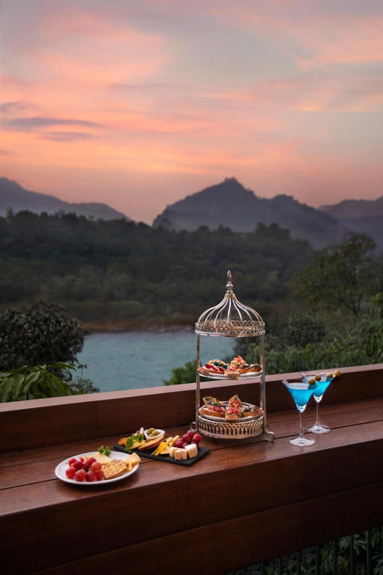Hotel Anand Kashi By The Ganges Rishikesh - Ihcl Seleqtions Sirasu Exteriér fotografie