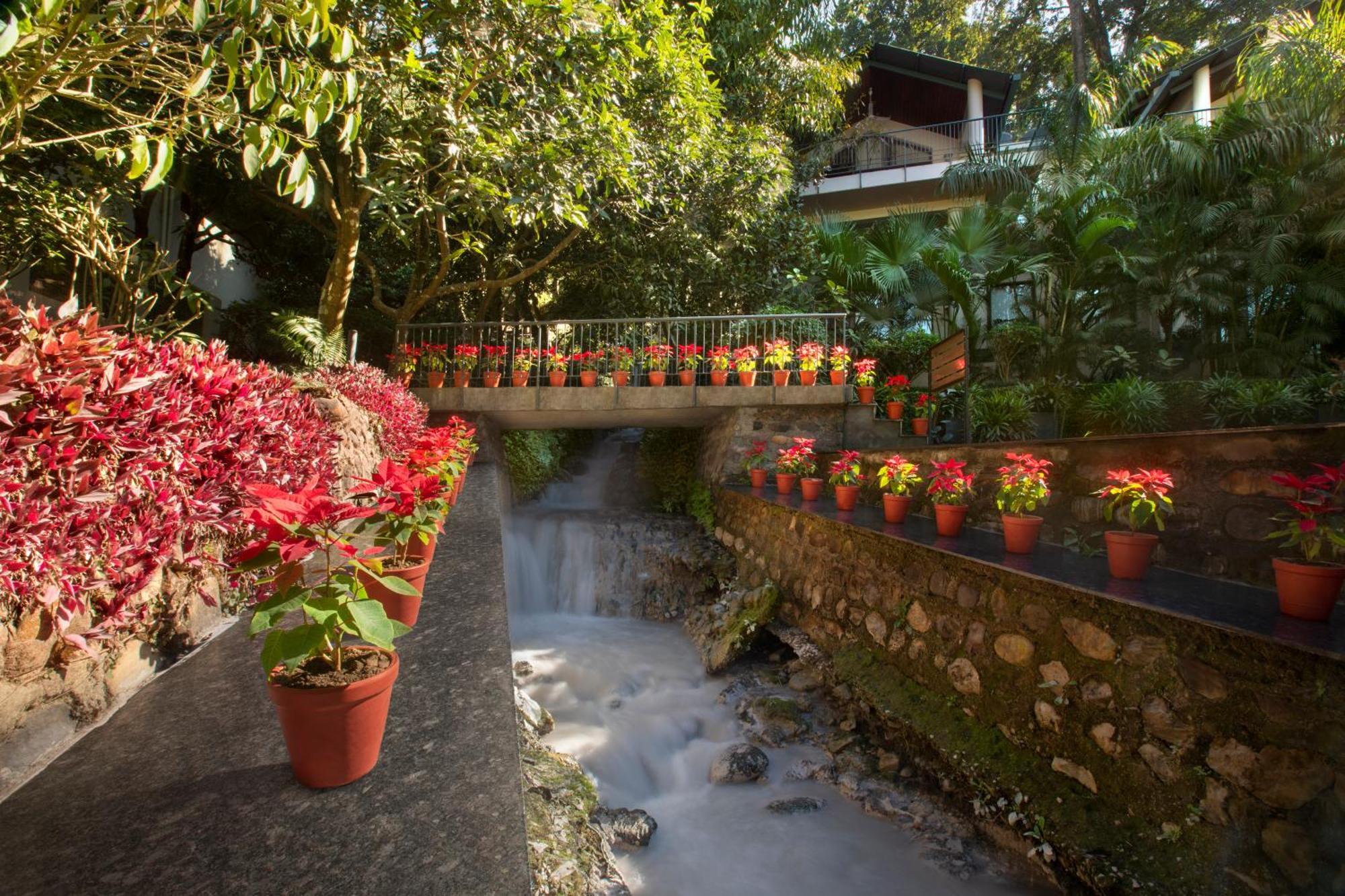 Hotel Anand Kashi By The Ganges Rishikesh - Ihcl Seleqtions Sirasu Exteriér fotografie